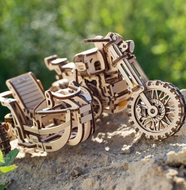 Motocykel Scrambler UGR-10