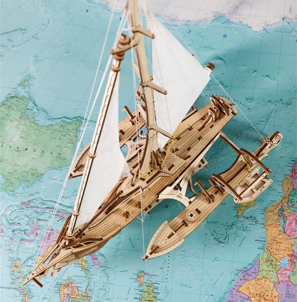 Plachetnica - Trimaran Merihobus