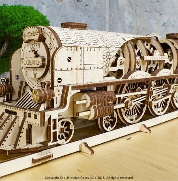 Parný vlak V-Express s Tenderom na uhlie